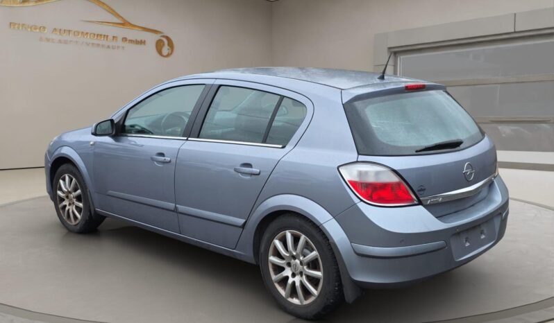 
								OPEL Astra 1.8i 16V Enjoy full									
