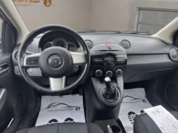
										MAZDA 2 1.3i 16V Exclusive full									