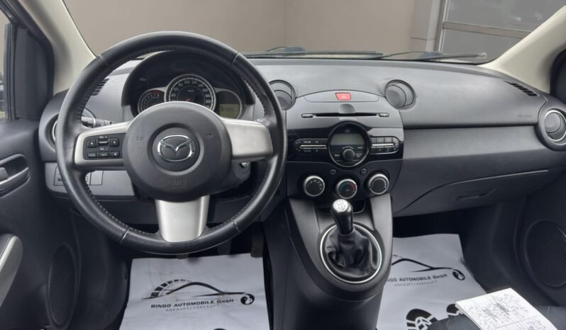 
								MAZDA 2 1.3i 16V Exclusive full									