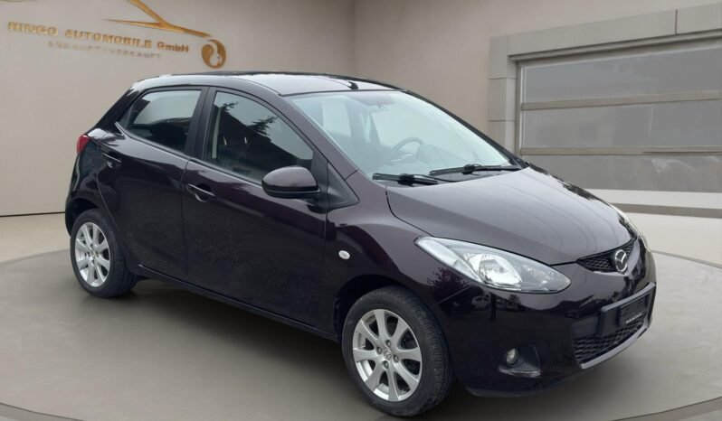 
								MAZDA 2 1.3i 16V Exclusive full									