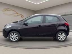 
										MAZDA 2 1.3i 16V Exclusive full									