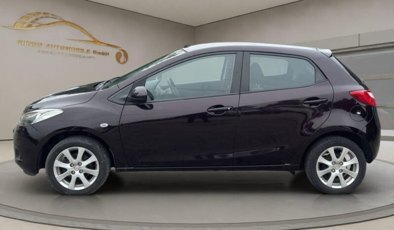 
								MAZDA 2 1.3i 16V Exclusive full									