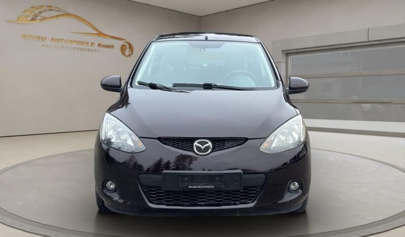 
								MAZDA 2 1.3i 16V Exclusive full									