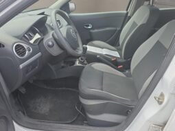 
										RENAULT Clio 1.2 16V Expression full									