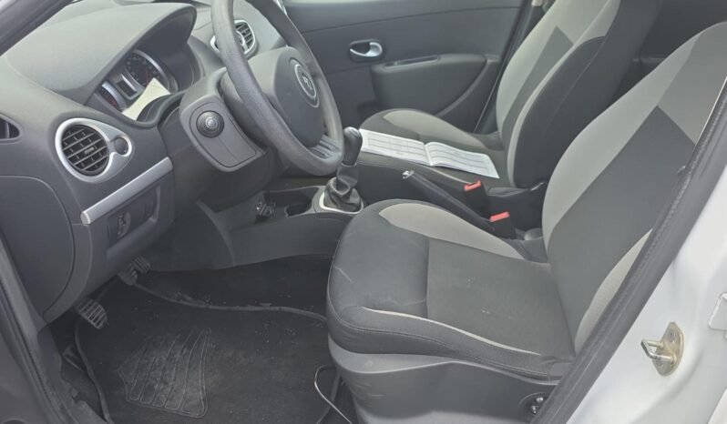 
								RENAULT Clio 1.2 16V Expression full									