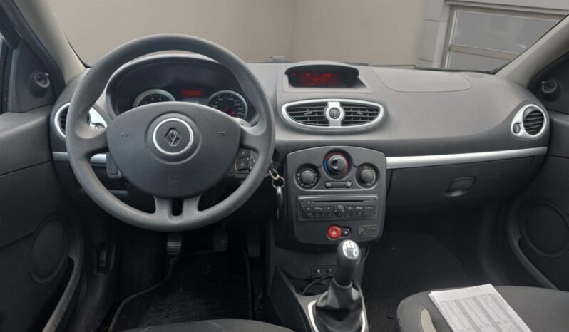 
								RENAULT Clio 1.2 16V Expression full									