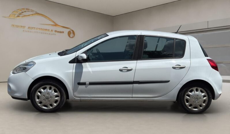 
								RENAULT Clio 1.2 16V Expression full									