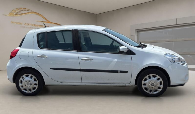 
								RENAULT Clio 1.2 16V Expression full									