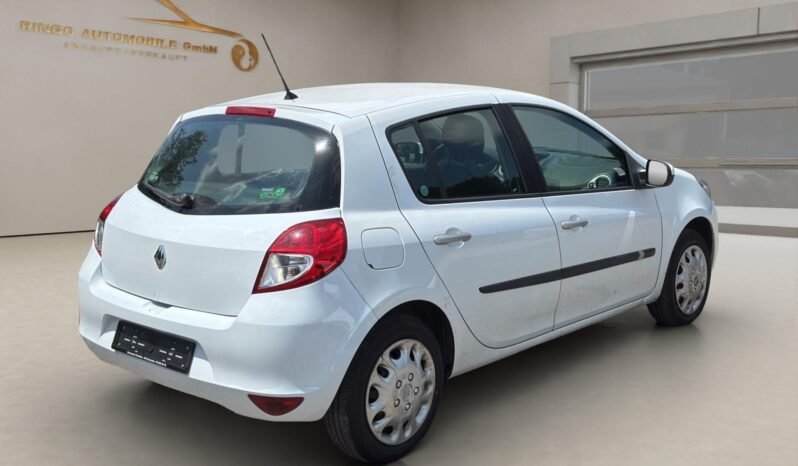 
								RENAULT Clio 1.2 16V Expression full									