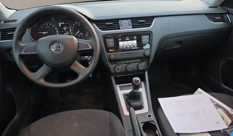 
								SKODA Octavia Combi 1.6 TDI Fresh 4×4 full									