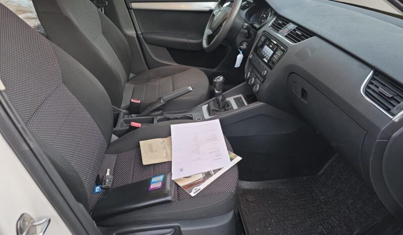
								SKODA Octavia Combi 1.6 TDI Fresh 4×4 full									