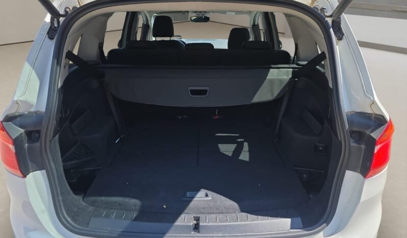 
								BMW 218d Gran Tourer full									