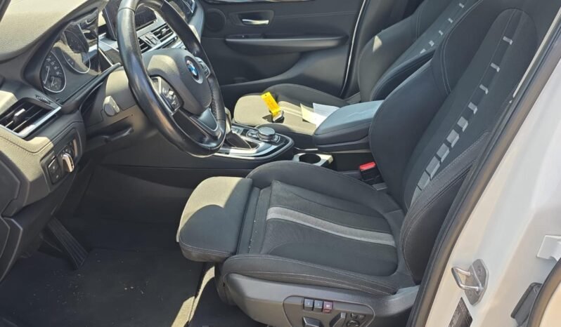 
								BMW 218d Gran Tourer full									